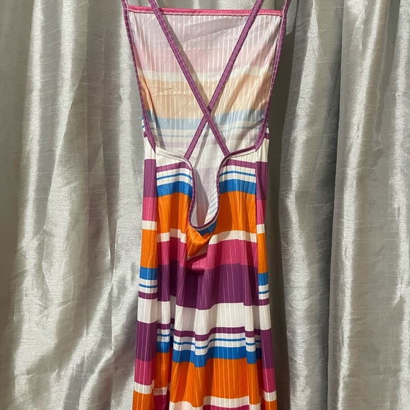 Color block dress, cross straps in the back light weight - Picture 2 of 2